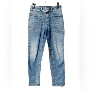 Pilcro Anthropologie The Wanderer Mid Rise Relaxed Leg Blue Denim Jeans 2/26